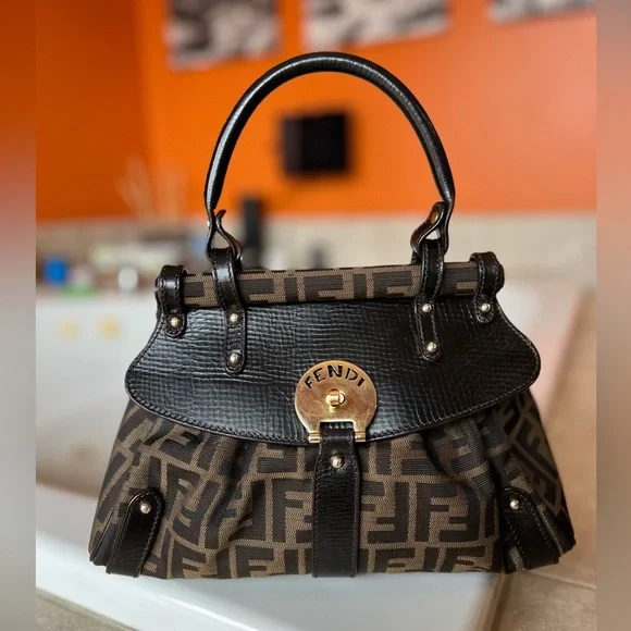 ❌sold❌Fendi Tobacco Brown Zucca Leather Magic Top Handle Bag - Picture 1 of 7